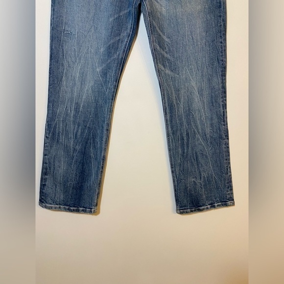 NWT Kancan Jeans Straight Fit High Waisted Medium Wash Distressed Jeans  Size 29 - Picture 4 of 8
